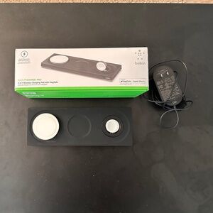 Used Belkin boost charge pro 3-1 wireless charging pad with mag safe
